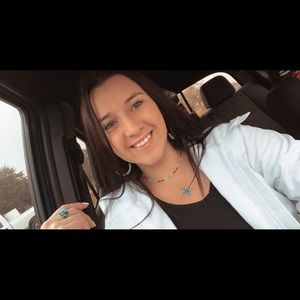 Meet your Posher, Kayce